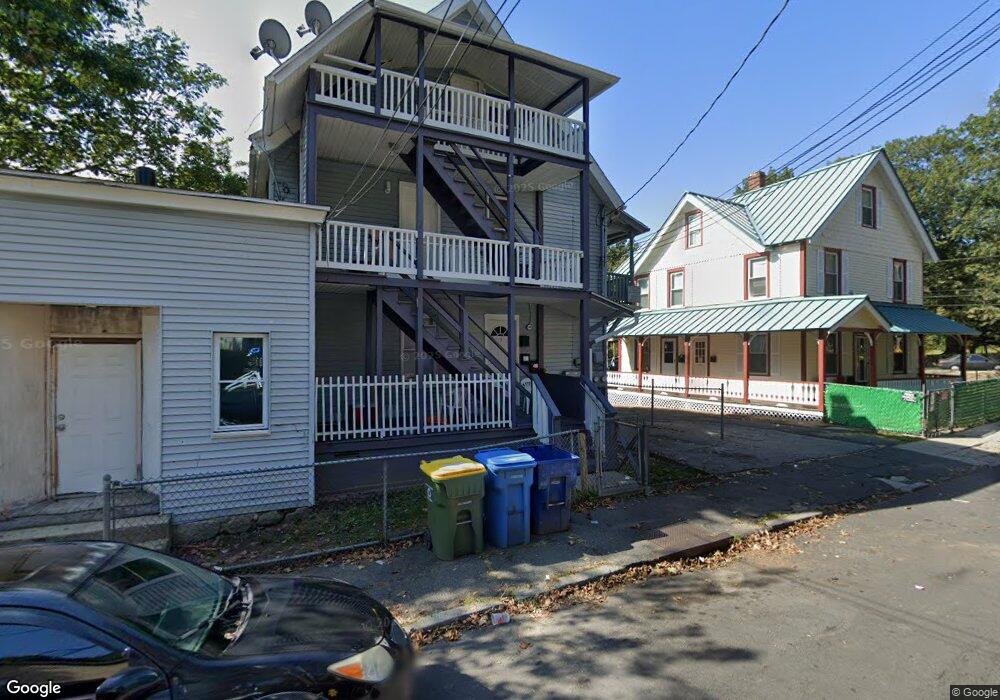 315 Bishop St unit 3, Waterbury, CT 06704 - photo 1