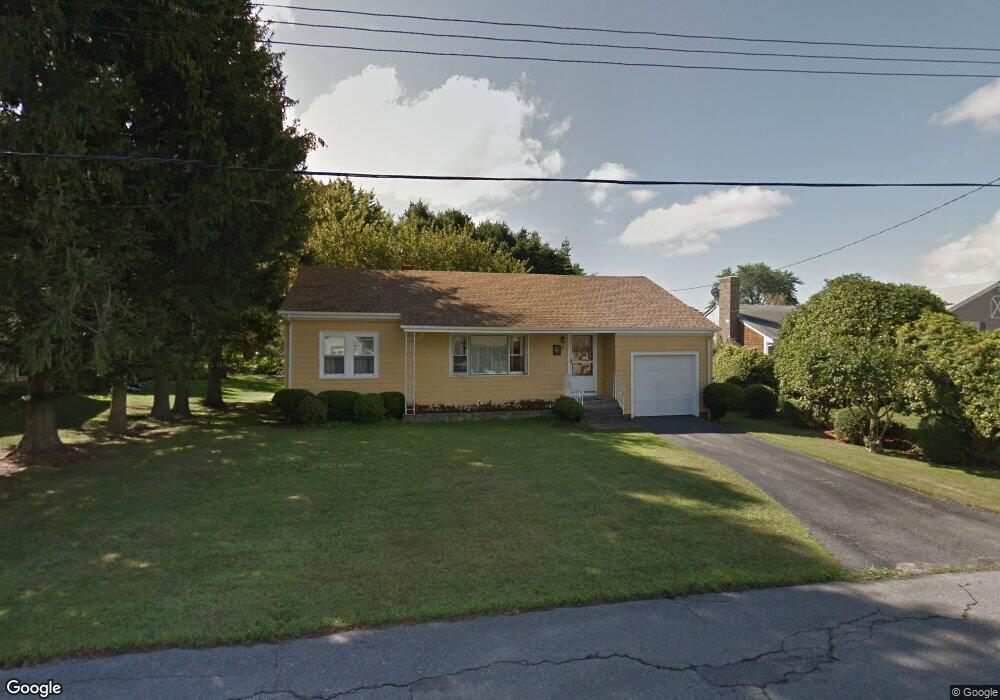 9 Aquidneck Dr, Middletown, RI 02842 - photo 1