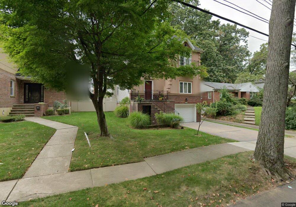 284 Combs Ave, Staten Island, NY 10306 - photo 1