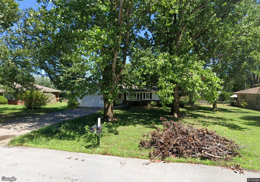 610 Hillcrest Ave, Nixa, MO 65714 - photo 1
