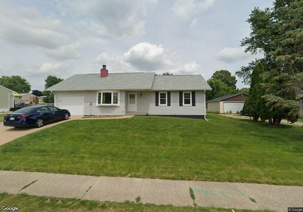 4021 N Elsie Ave, Davenport, IA 52806 - photo 1