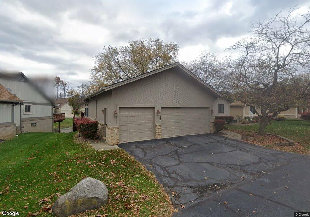 3105 Point of the Woods Dr, West Bloomfield, MI 48324 - photo 1