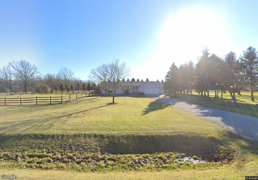 633 W Newburg Rd, Carleton, MI 48117 - photo 1