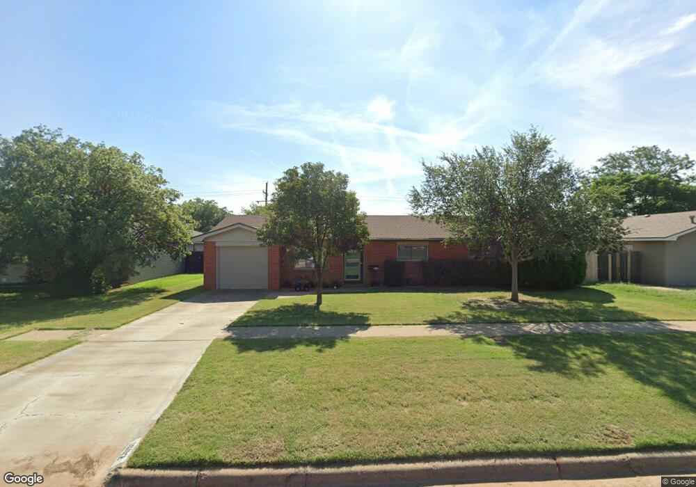 1602 Ennis St, Plainview, TX 79072 - photo 1