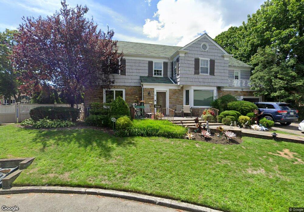 11 Dogwood Ln, Lawrence, NY 11559 - photo 1