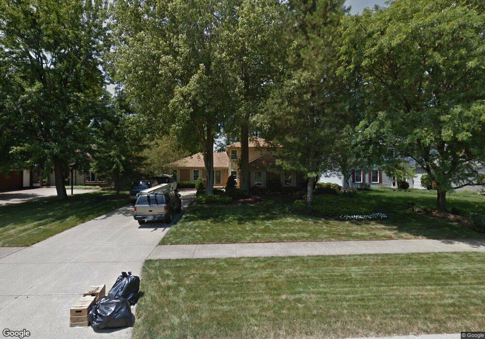 7176 Timber Ln, Olmsted Falls, OH 44138 - photo 1