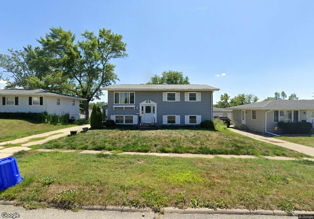 945 Westview Dr unit 8TH, Marion, IA 52302 - photo 1