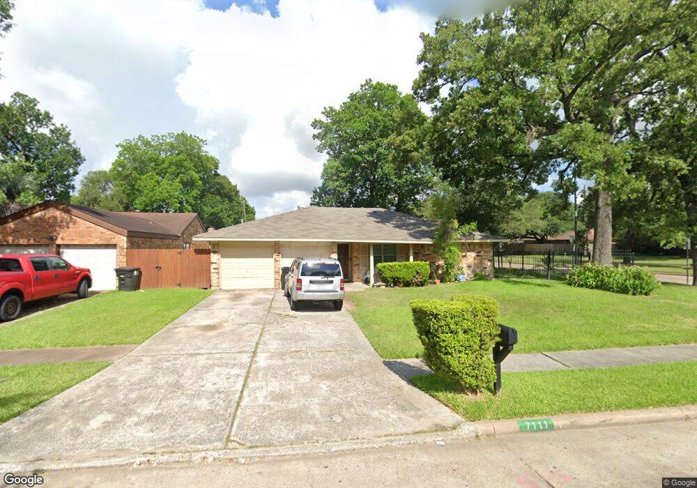 7111 Deep Forest Dr, Houston, TX 77088 - photo 1