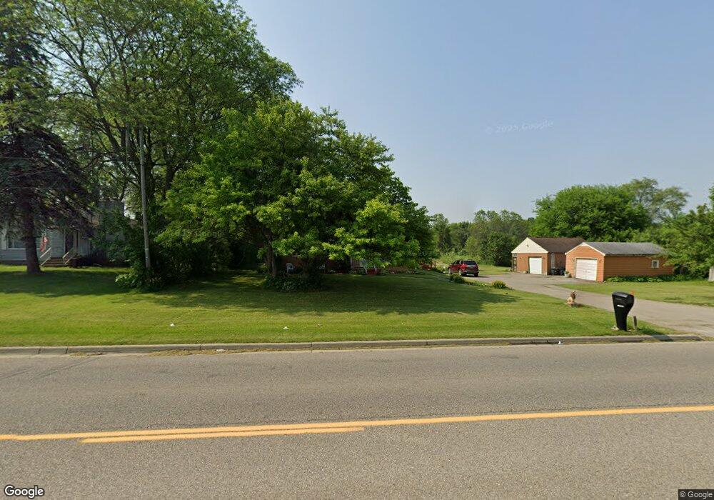 2443 W Coldwater Rd, Flint, MI 48505 - photo 1