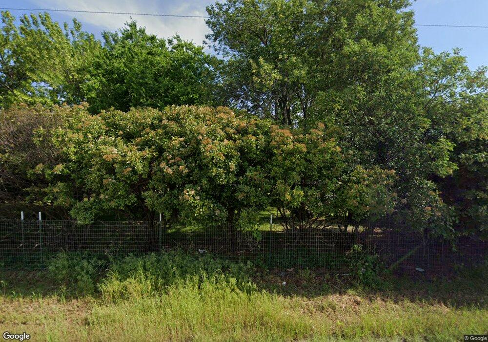 932 Fox Ln, Azle, TX 76020 - photo 1