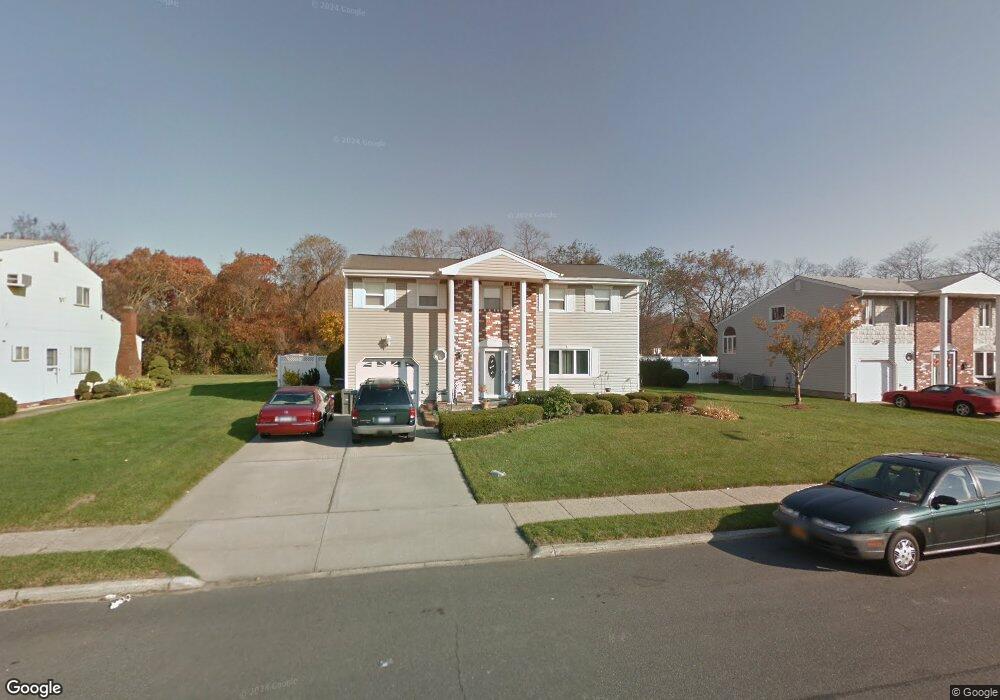 23 Rainbow Ln, Amityville, NY 11701 - photo 1