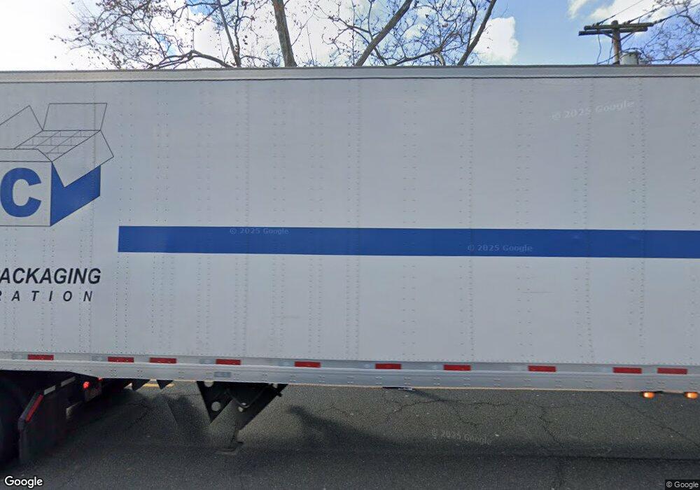 921 N Washington Ave, Green Brook, NJ 08812 - photo 1