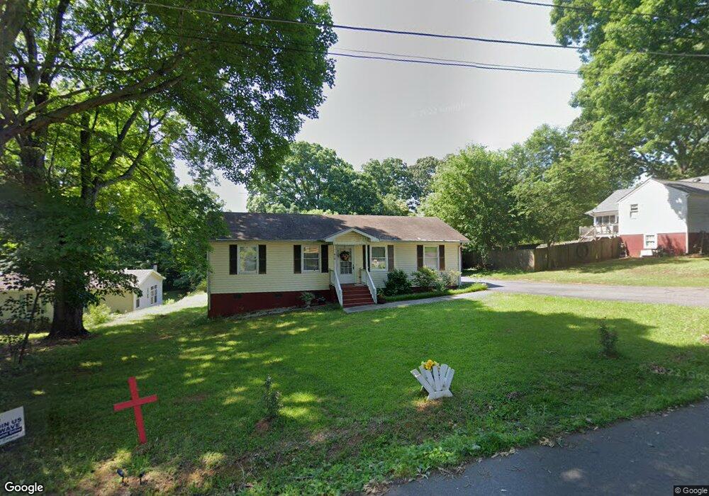 916 Wood St, Statesville, NC 28677 - photo 1