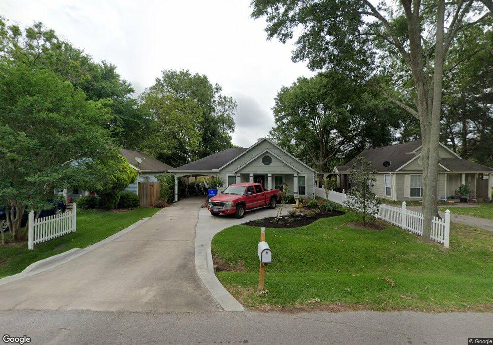 644 Hospital St, Tomball, TX 77375 - photo 1