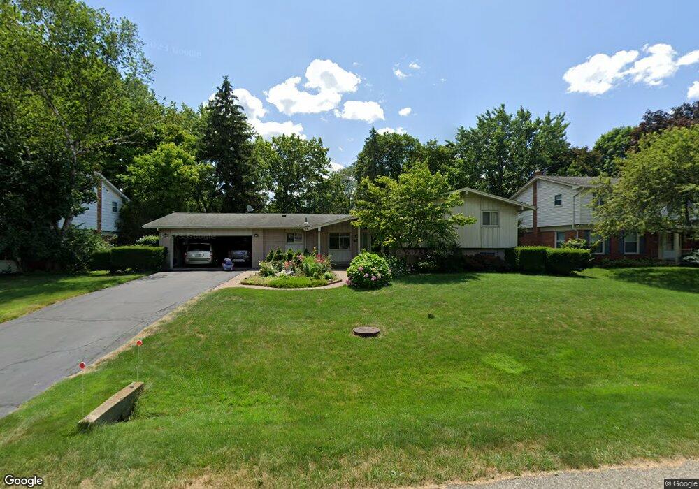 5549 Tamerlane Dr, West Bloomfield, MI 48322 - photo 1