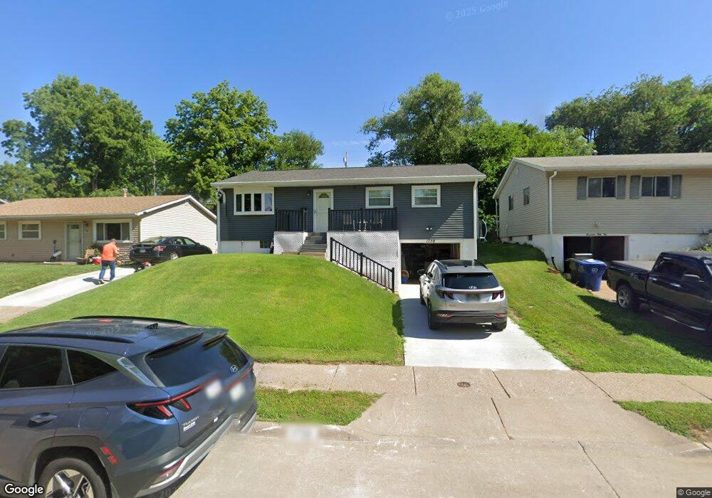 1738 W 15th St, Davenport, IA 52804 - photo 1