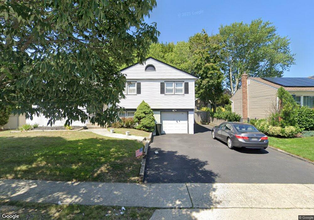 65 Haypath Rd, Plainview, NY 11803 - photo 1