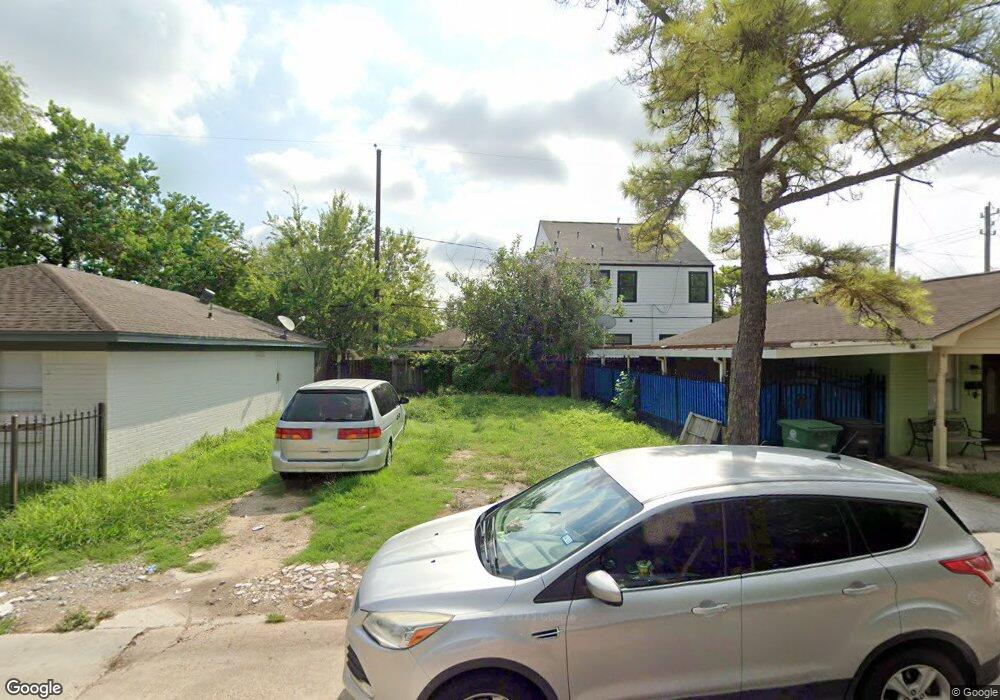 4514 Pecan Park Cir, Houston, TX 77018 - photo 1