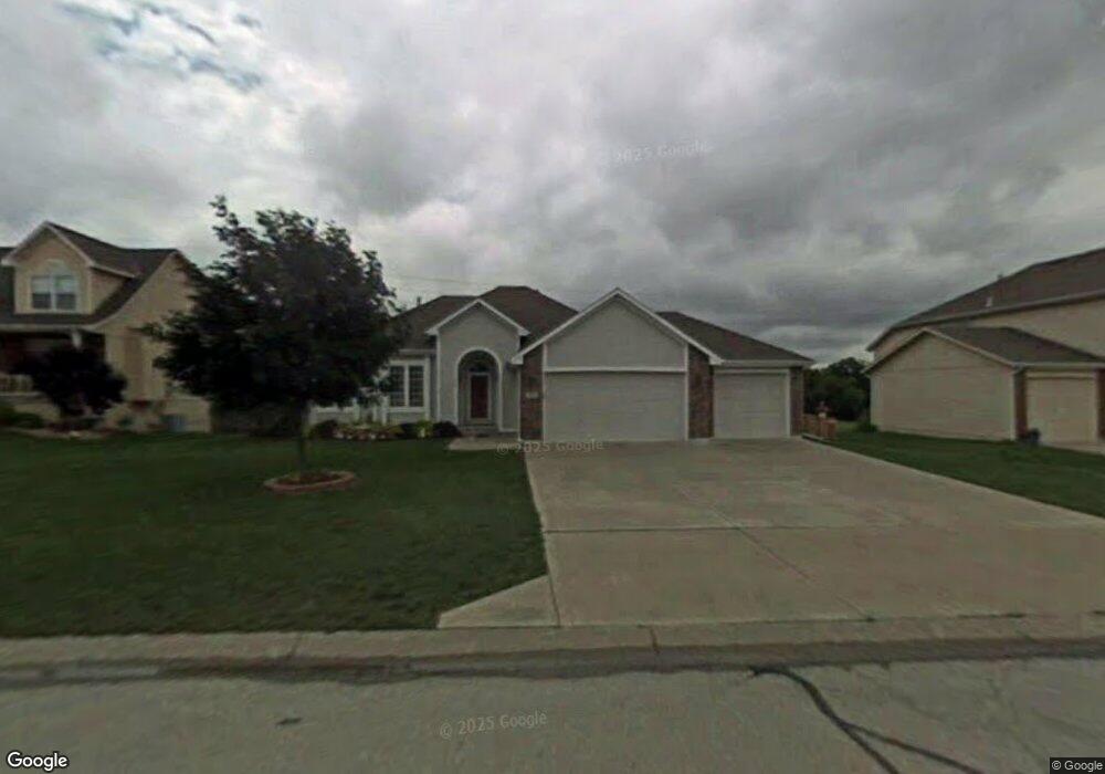 829 Trailway Dr, Raymore, MO 64083 - photo 1