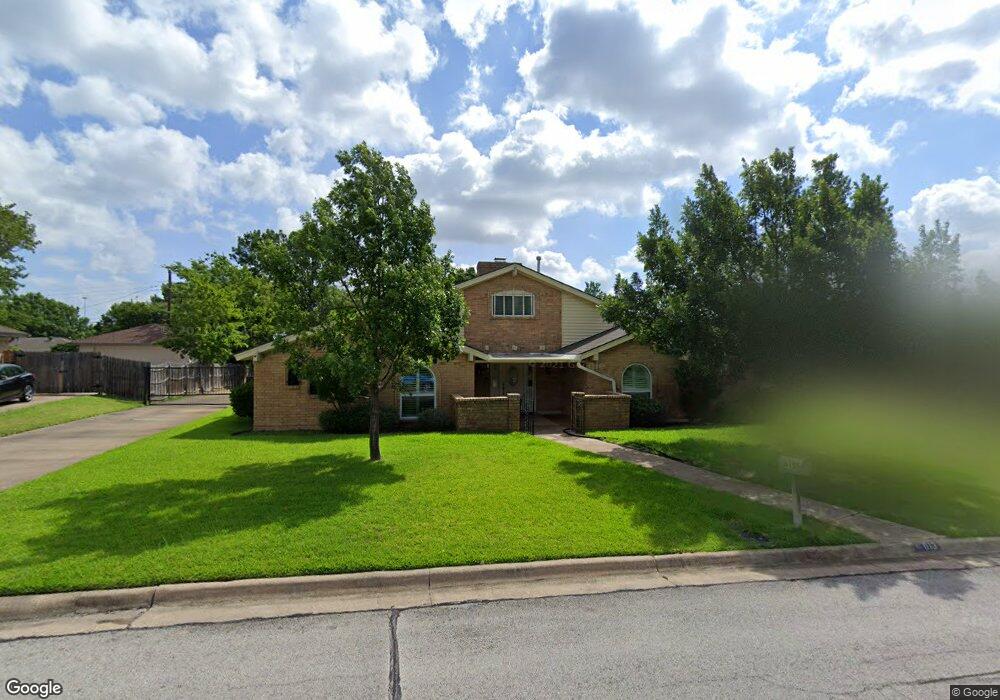 613 Robindale Dr, Bedford, TX 76022 - photo 1