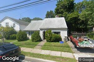 26 Glenwood Rd, Glen Head, NY 11545