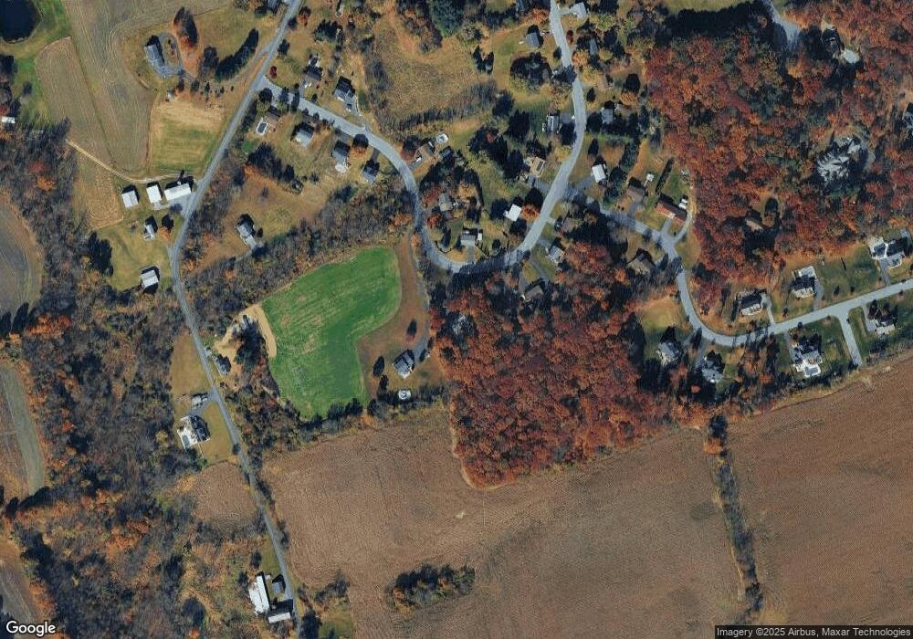 516 Round Table Dr, Nazareth, PA 18064 - photo 1