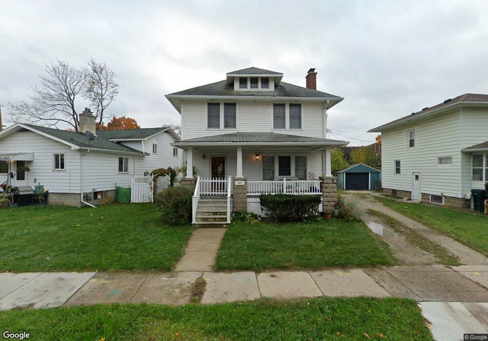 307 Strathmore Rd, Lansing, MI 48910 - photo 1