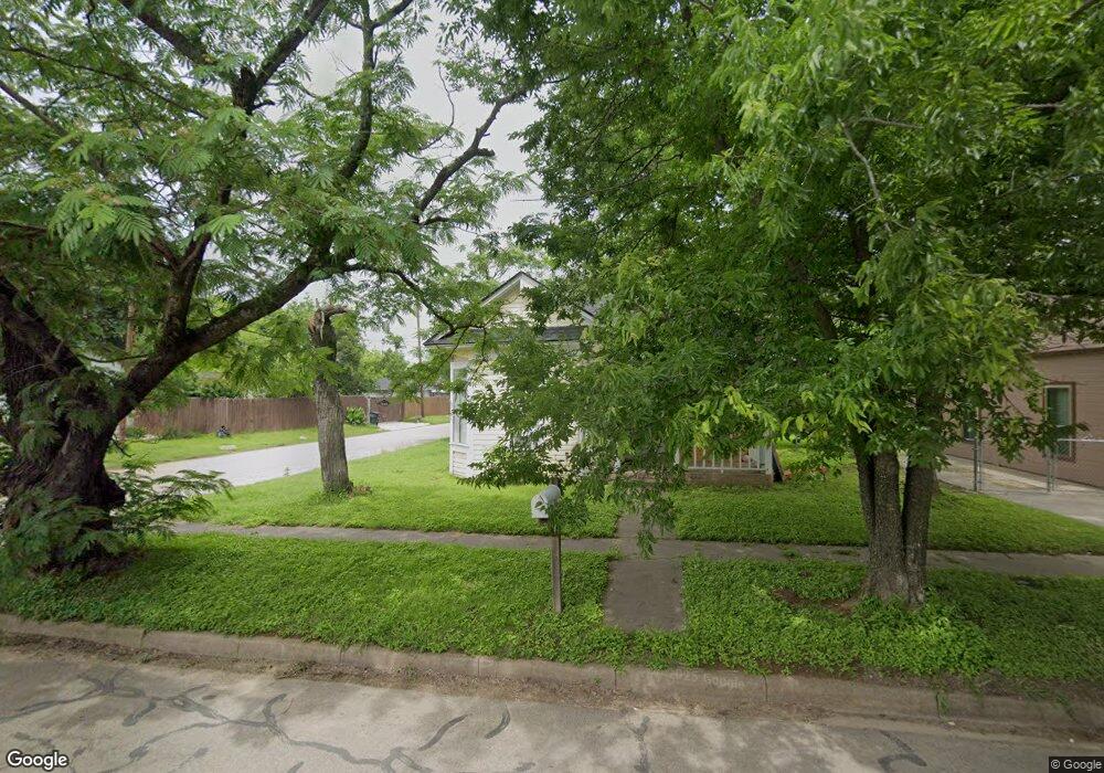 752 N Robinson St, Cleburne, TX 76031 - photo 1