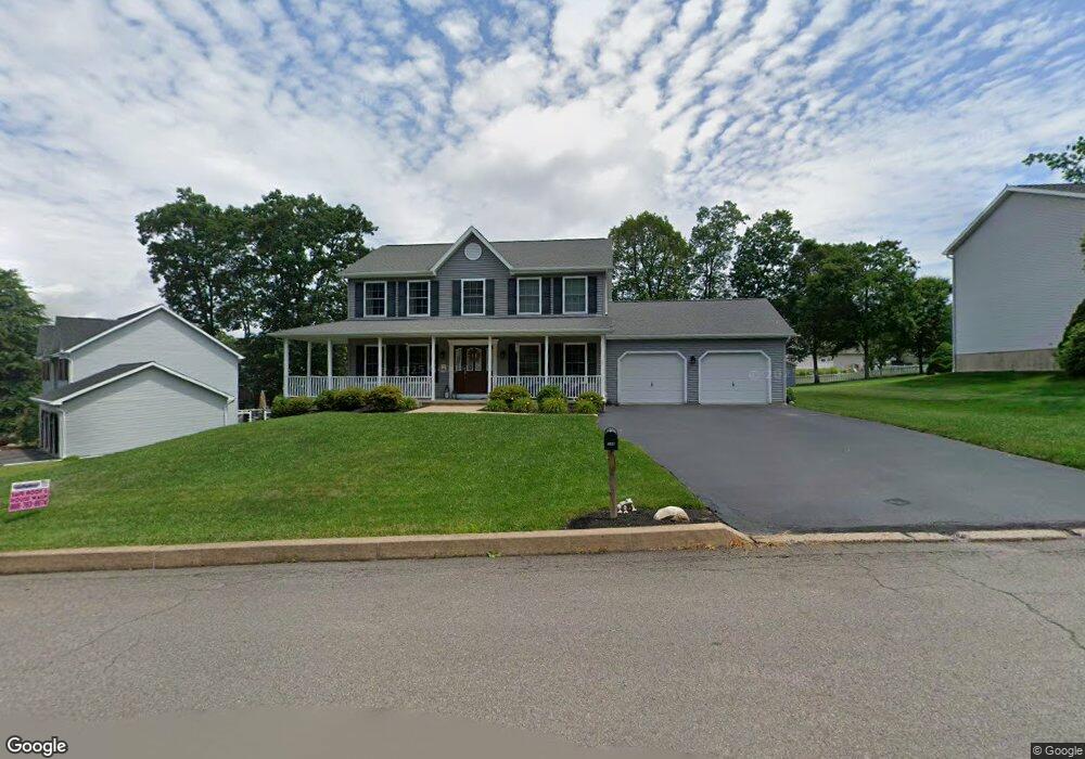 148 Kestrel Rd, Mountain Top, PA 18707 - photo 1