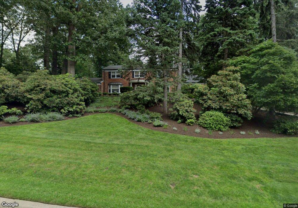 111 Devriese Ct, Tenafly, NJ 07670 - photo 1