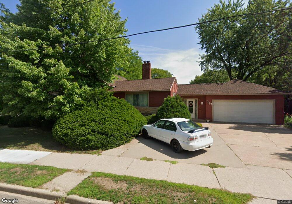 717 Fremont St, Stevens Point, WI 54481 - photo 1