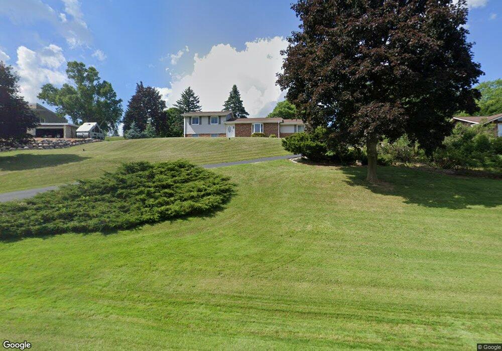 N57W26390 Mountain Meadows Dr, Sussex, WI 53089 - photo 1