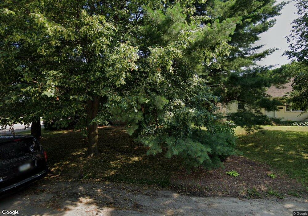 3241 Vine Ave SE, Cedar Rapids, IA 52403 - photo 1