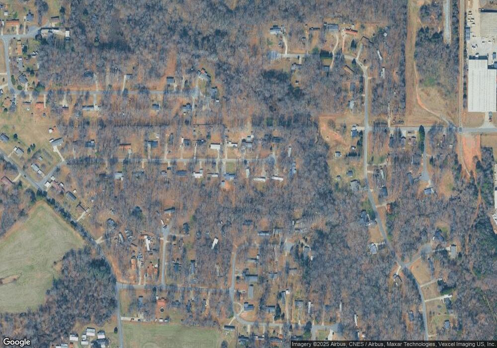 164 Red Oak Dr, Statesville, NC 28677 - photo 1