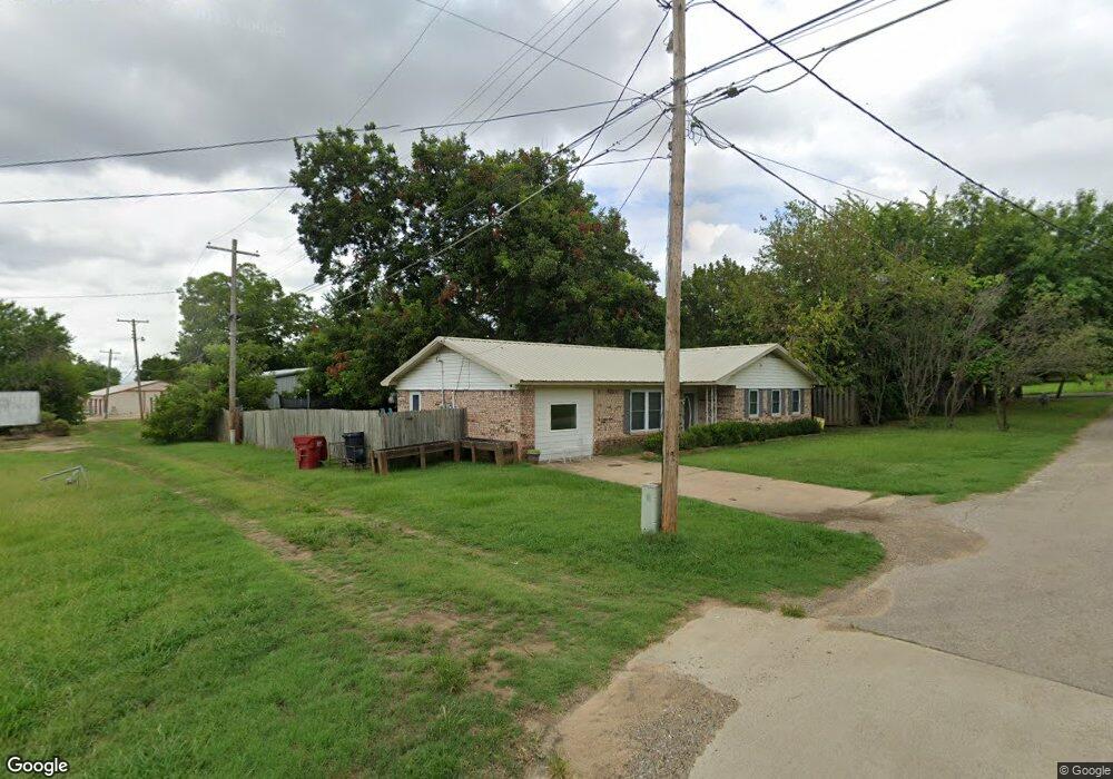 213 N J St, Hugo, OK 74743 - photo 1