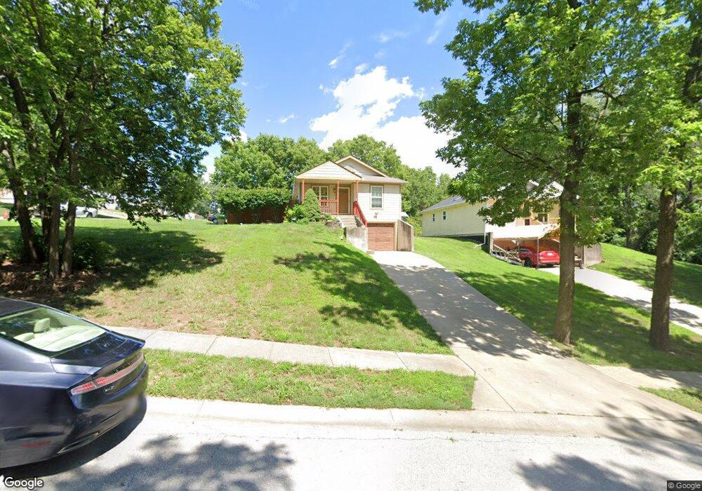 4923 Grant St, Shawnee, KS 66203 - photo 1