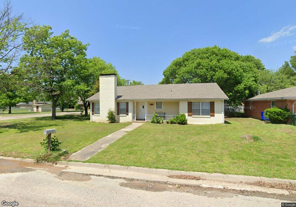 218 Texoma Dr, Whitesboro, TX 76273 - photo 1