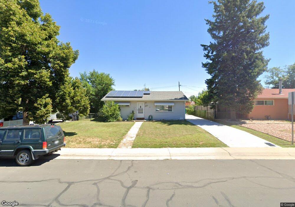 910 Paris St, Aurora, CO 80010 - photo 1