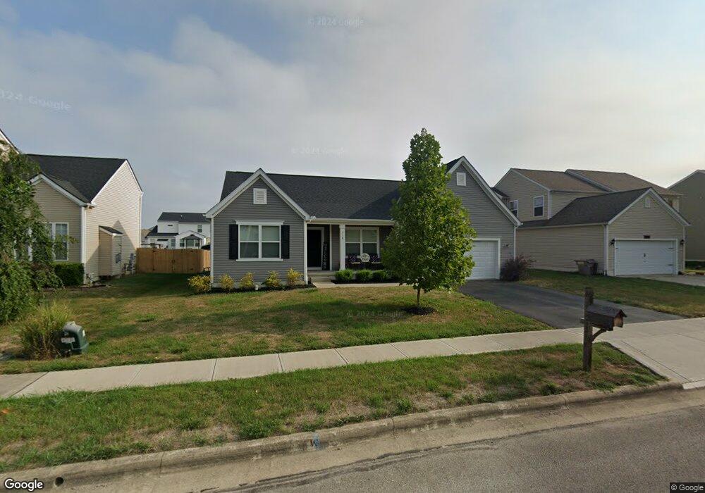 318 Sycamore Dr, Circleville, OH 43113 - photo 1