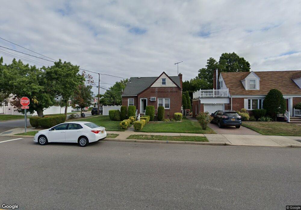 904 Fenworth Blvd, Franklin Square, NY 11010 - photo 1