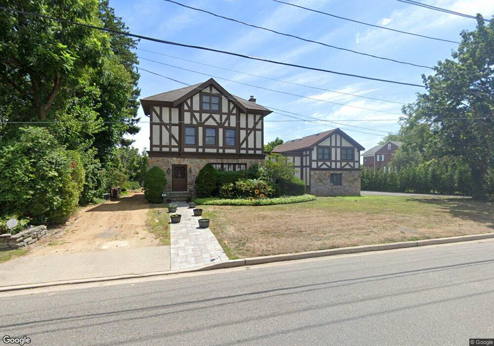 375 Kenridge Rd, Lawrence, NY 11559 - photo 1