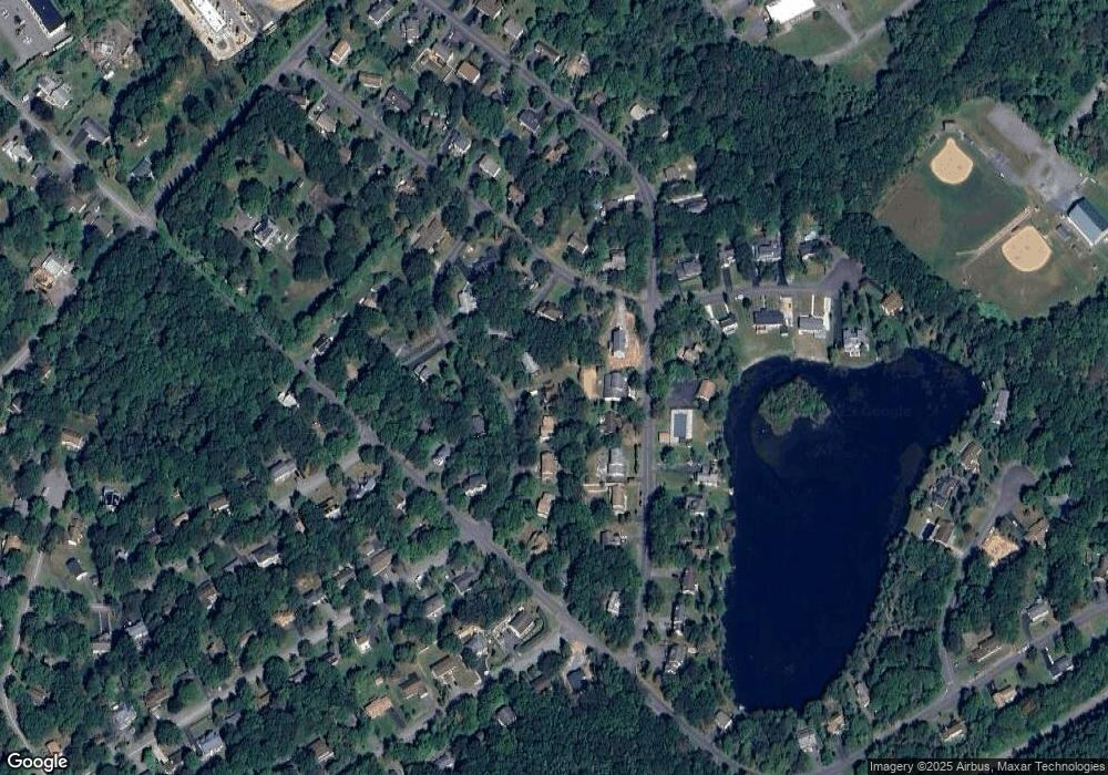 10 Cobblewood Dr, Mount Pocono, PA 18344 - photo 1