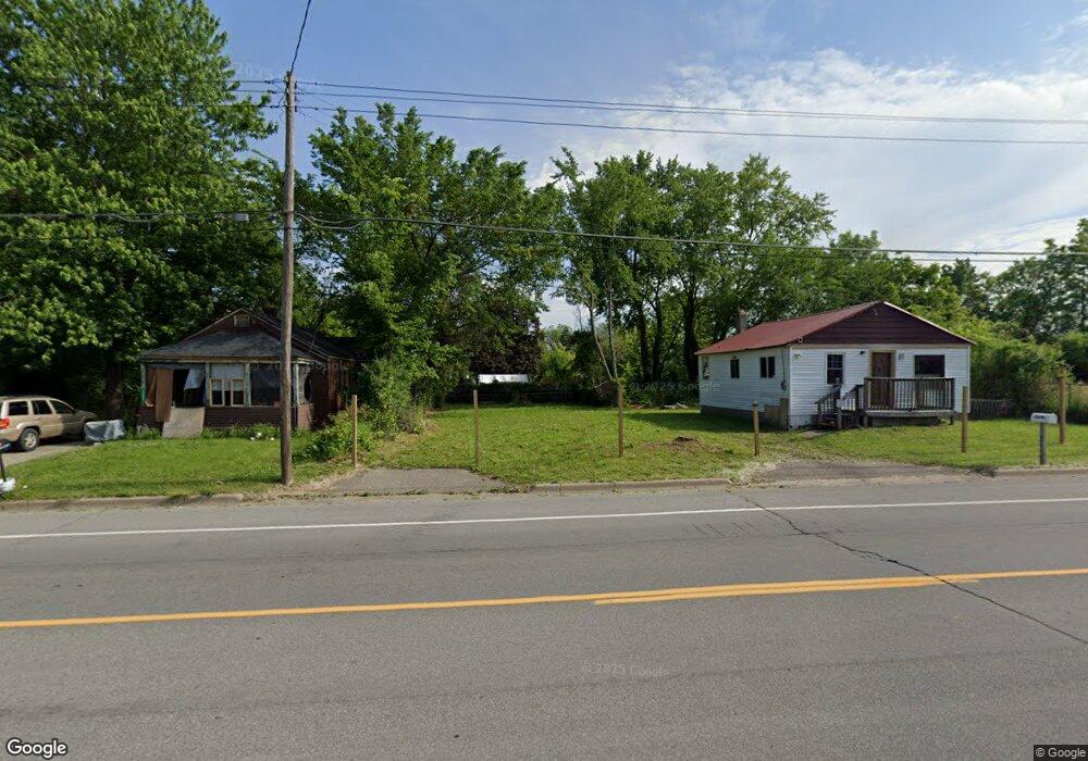 1378 W Carpenter Rd, Flint, MI 48505 - photo 1