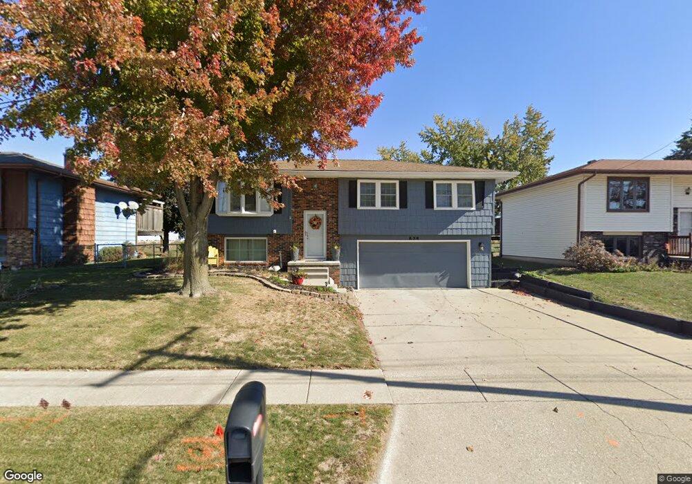 836 E 19th St N, Newton, IA 50208 - photo 1