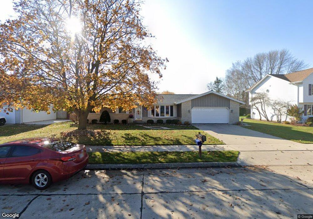 4715 Laurie Ln, Two Rivers, WI 54241 - photo 1