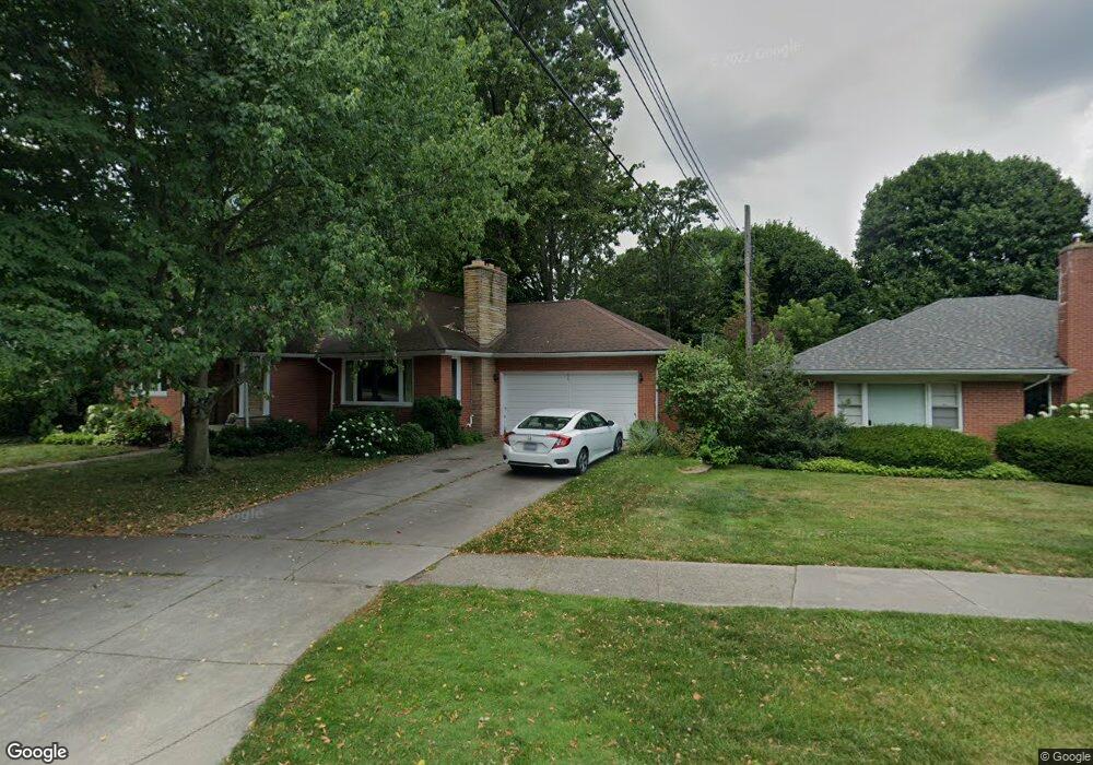 233 Charlevoix Ave, Grosse Pointe Farms, MI 48236 - photo 1