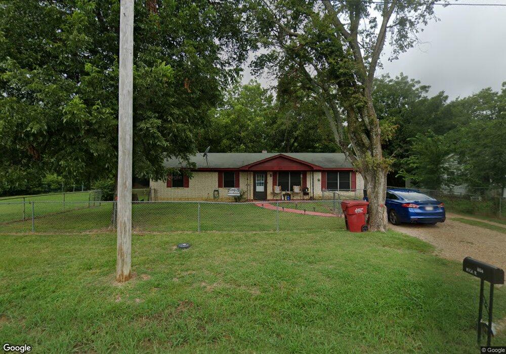 804 S I St, Hugo, OK 74743 - photo 1