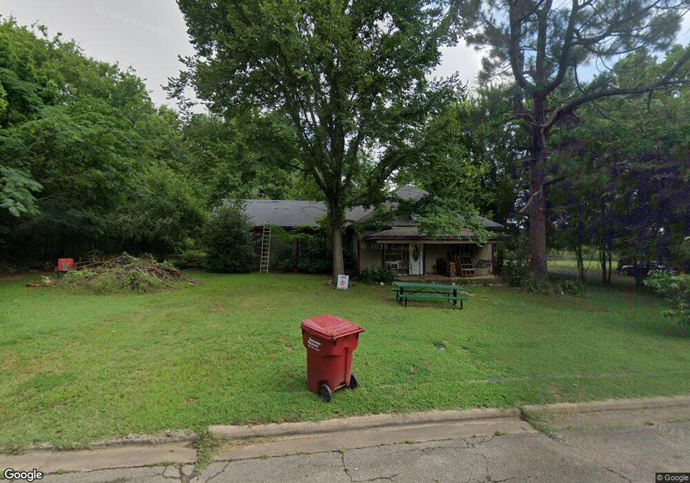 511 E Laurel St, Hugo, OK 74743 - photo 1