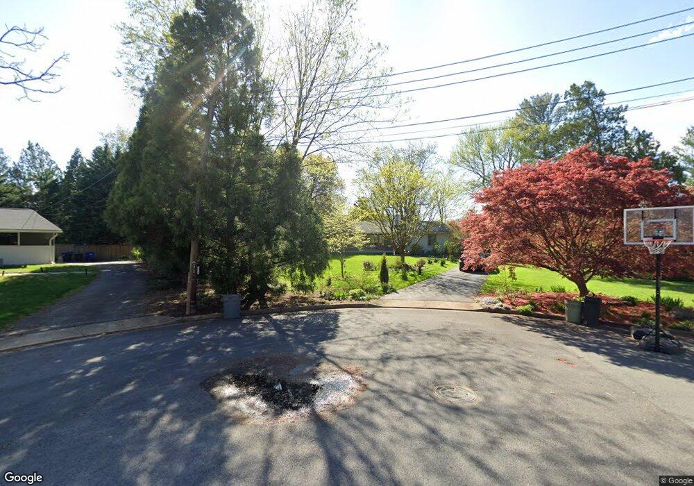 6503 Kerns Ct, Falls Church, VA 22044 - photo 1