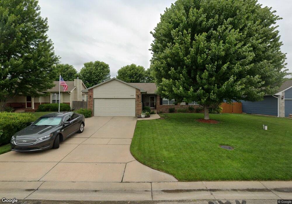 1703 N Prairie Run Cir, Mulvane, KS 67110 - photo 1